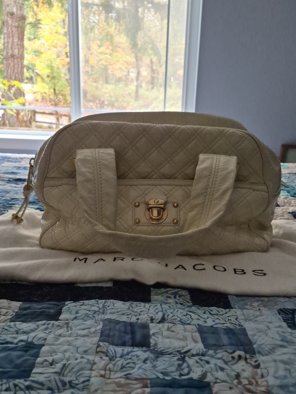 Marc JACOBS Vintage Quilted Turnlock Shoulder Bag- Beige Leather